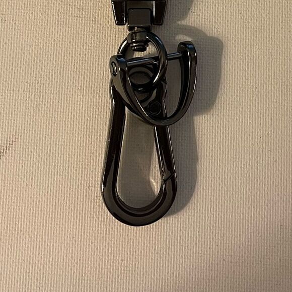 Nissan Logo Key Fob Keychain in Black Leather NWT - Picture 3 of 5